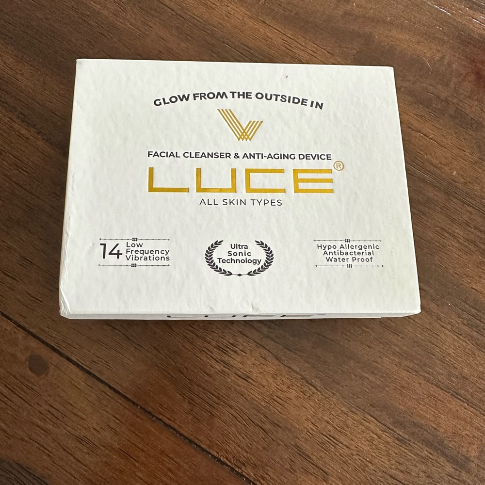 LUCE 180 Facial cleaner / anti-aging device